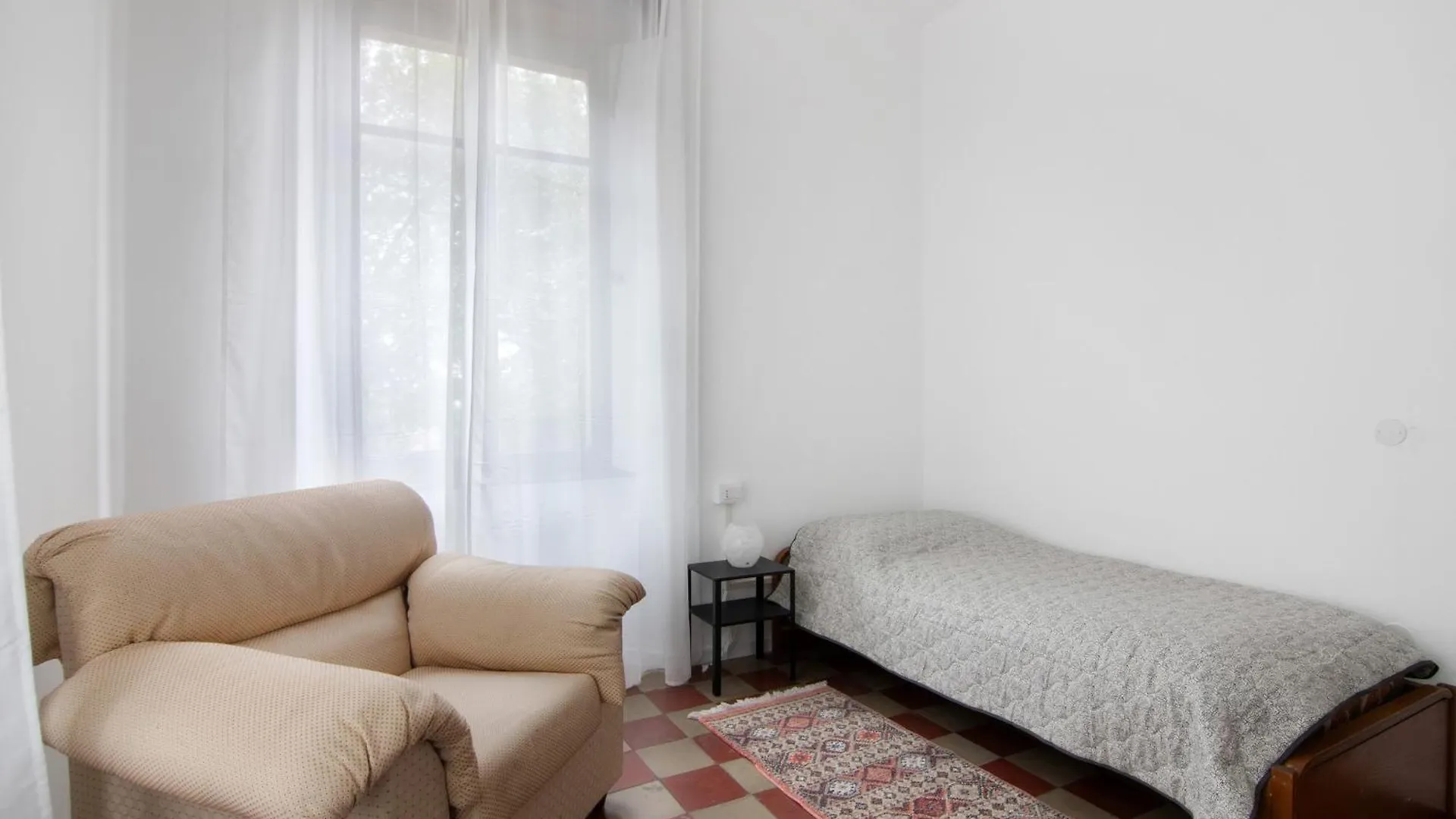 Villa Paruzzi デルヴィオ 0*,